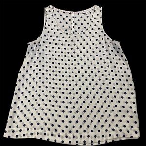 Foxcroft Size Medium White with Navy Polka Dots Boxy Sleeveless Tank Top